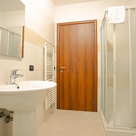 House 40 - Royal Welcome *